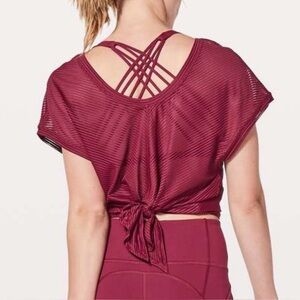 Lululemon red striped mesh tie back Ahead by Miles short sleeve athletic top S/M